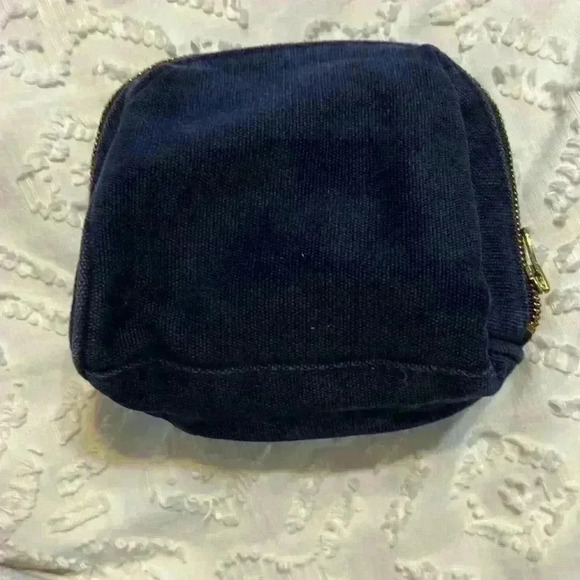 Minnie Mouse Loves Dots‎ change purse - Picture 2 of 6